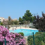 아파트 Appt T2 Rdc Avec Belle Terrasse *